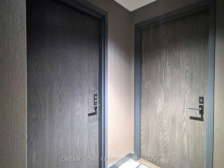 426 University Ave #Penthouse 310 — Photo 20