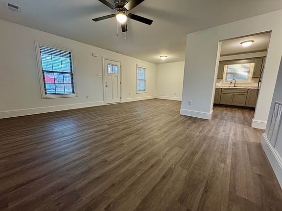 3rd image of 105 Madison St