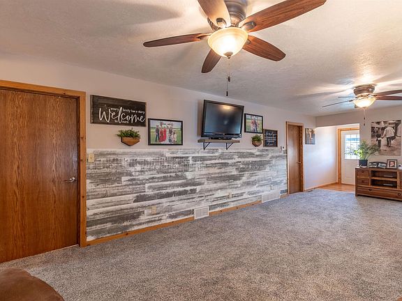 5th image of 923 Driftwood St