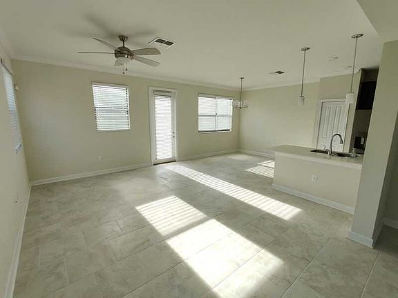 4th image of 1242 Sandwedge St