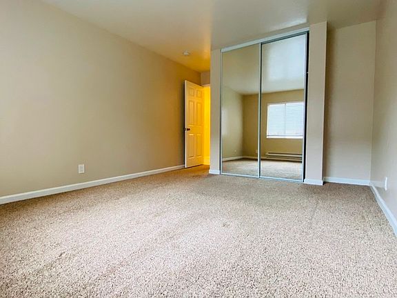 3rd image of 561 Oakland Ave APT 203