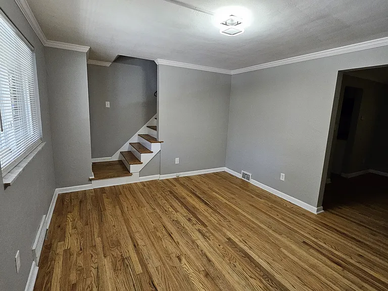 2273 Pauline Ave — Photo 4