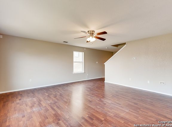 4th image of 5743 Columbia Dr