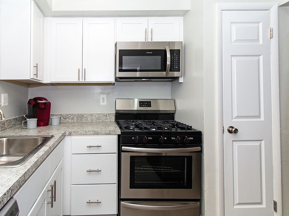 Stratford_kitchen_Luxor[1]