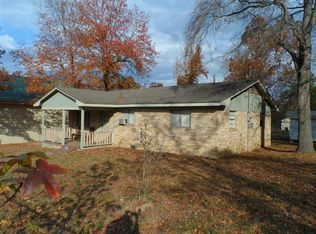 906 N Park Dr, Broken Bow, OK 74728