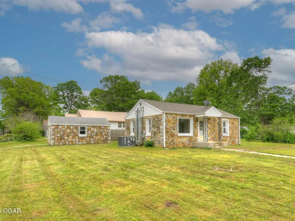 1800 Hazel Ave, Carthage, MO 64836