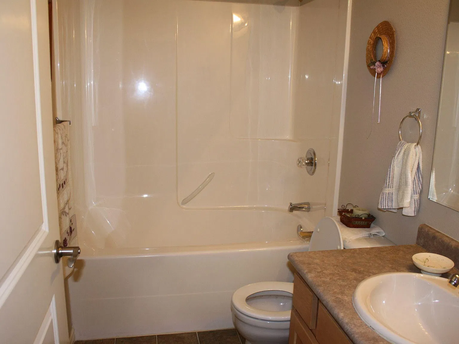 3 bed, 1300 sqft, $2,800 — Photo 4