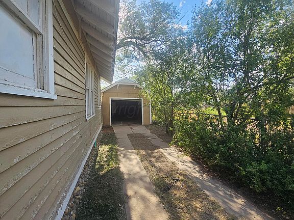23rd image of 3906 S Tyler St