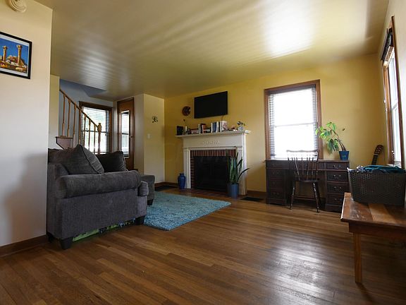 2nd image of 937 S Hague Ave