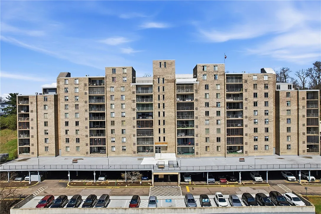 2160 Greentree Rd APT 705W photo 1