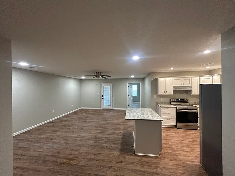 205 Coakley St — Photo 9