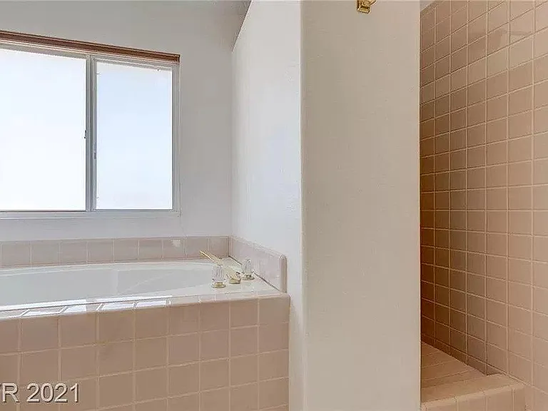 9721 Oakridge Ave — Photo 11