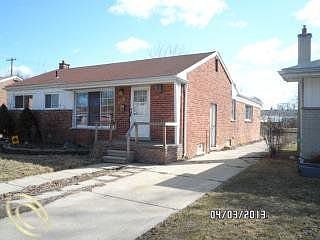 2nd image of 830 Deering St
