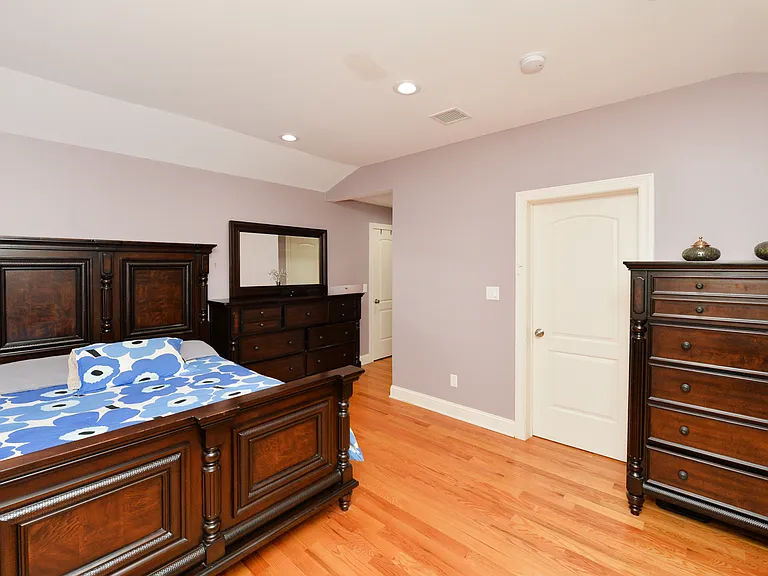 214 Oak St — Photo 14
