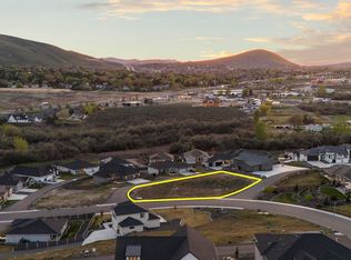 599 Stoneridge Ln, Richland, WA 99352