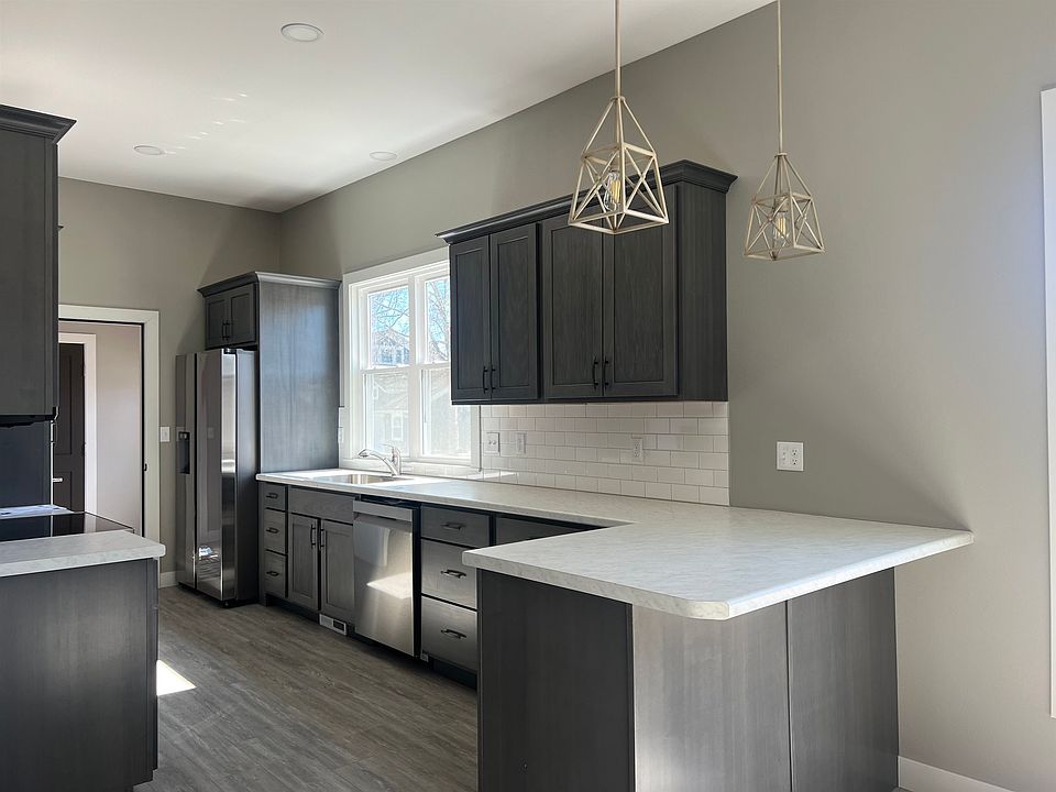 1st image of 502 N 6th St