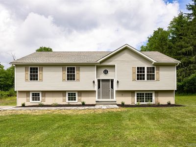 10 E Halstead Road, Salt Point, NY, 12578