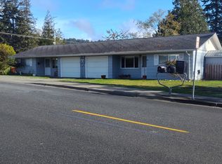 630 5th St, Brookings, OR 97415