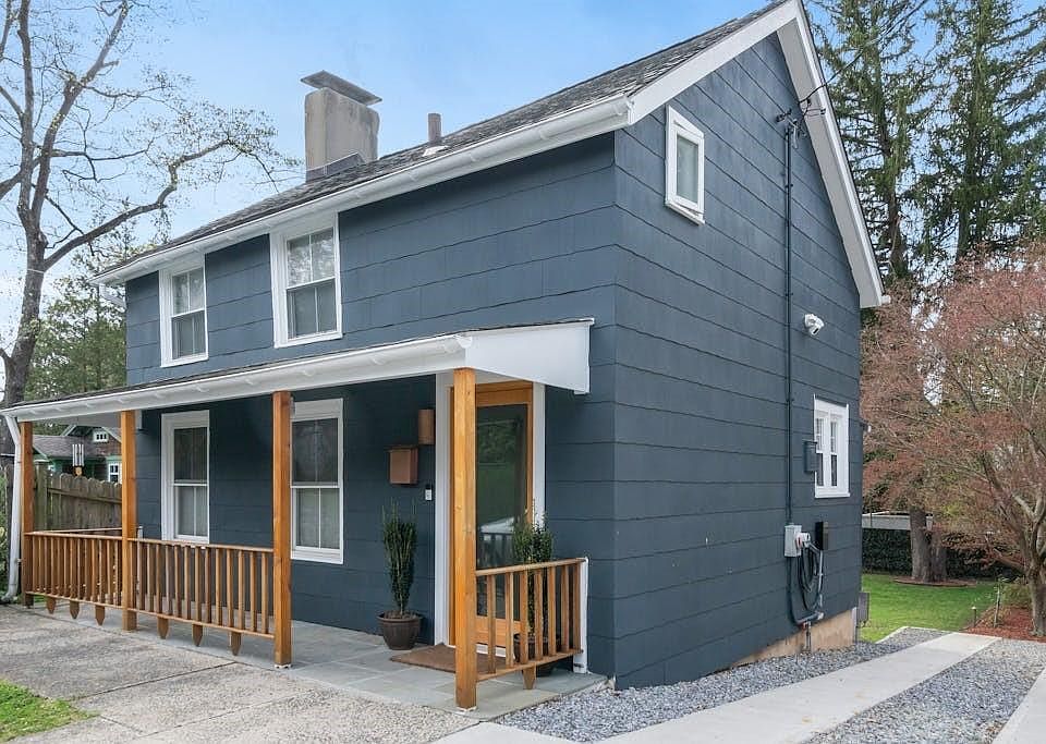 1st image of 32 S Eckar Street