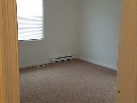 5th image of 3912 Peyton Ave