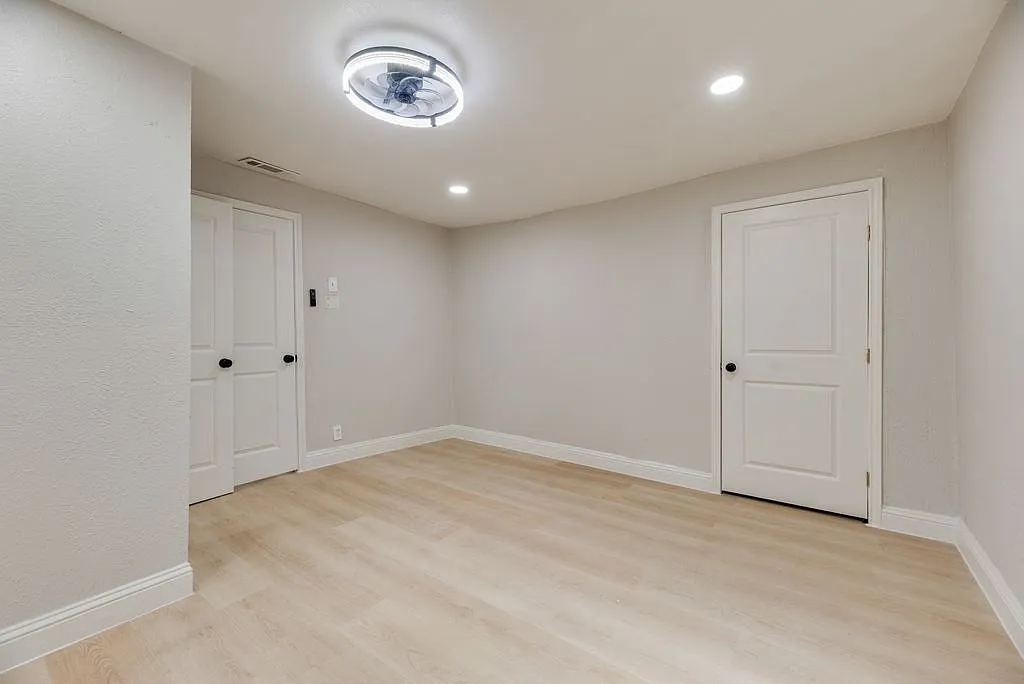 3 bed, 1090 sqft, $1,900 — Photo 3