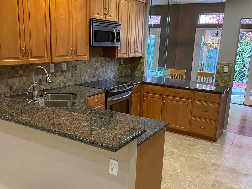 1st image of 107 Heritage Park Dr