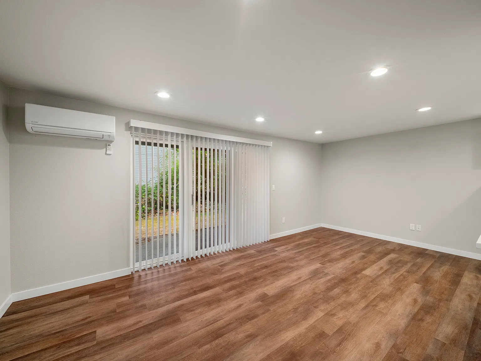 2400 20th Avenue NW — Photo 3