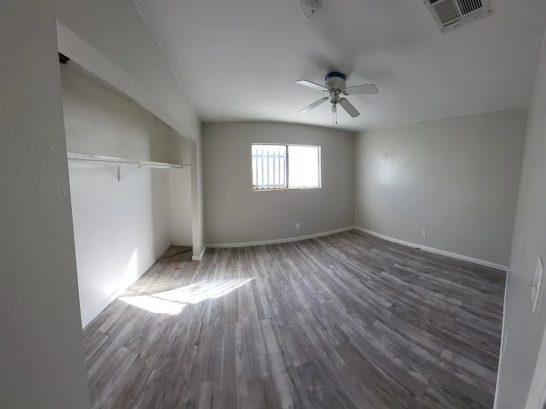 664 Palo Verde Dr — Photo 2