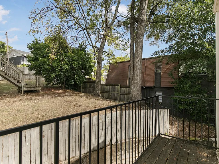 Southside Manor — Photo 9