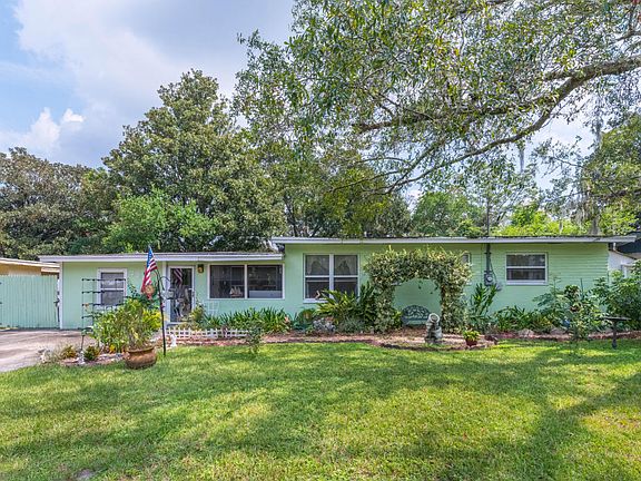 4th image of 2203 Patou Dr W