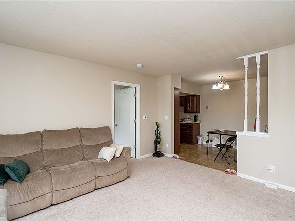 3rd image of 3405 Woodland Ave Unit 64