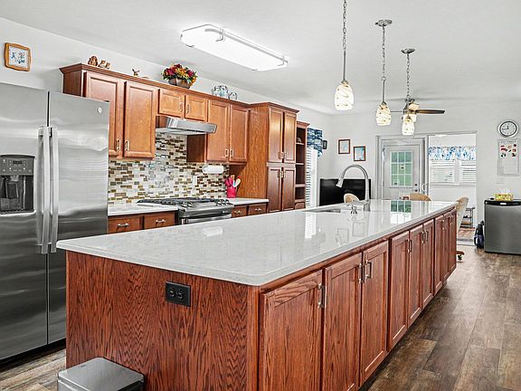 2nd image of 58536 Silvergrass Ave