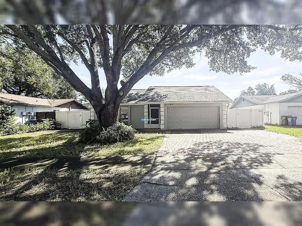 3 bed, 2.0 bath, 1783 sqft, $2,395 — Photo 1