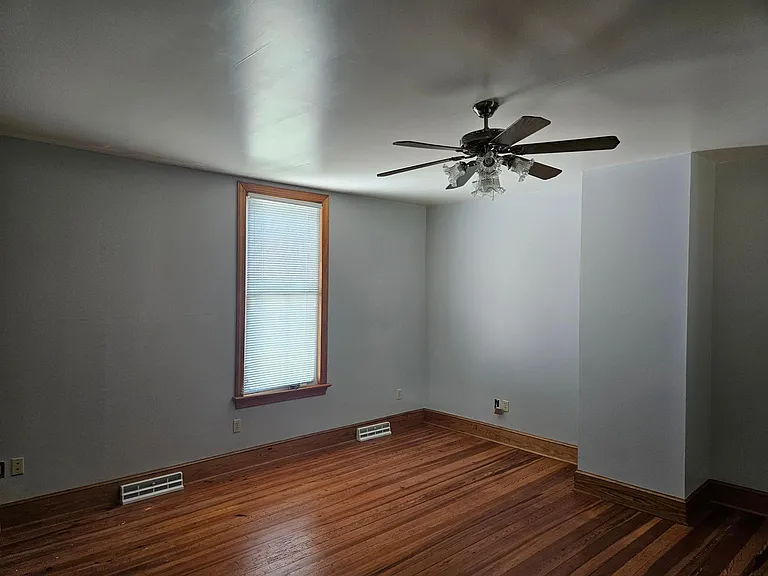 22864 Prince Edward Hwy — Photo 15