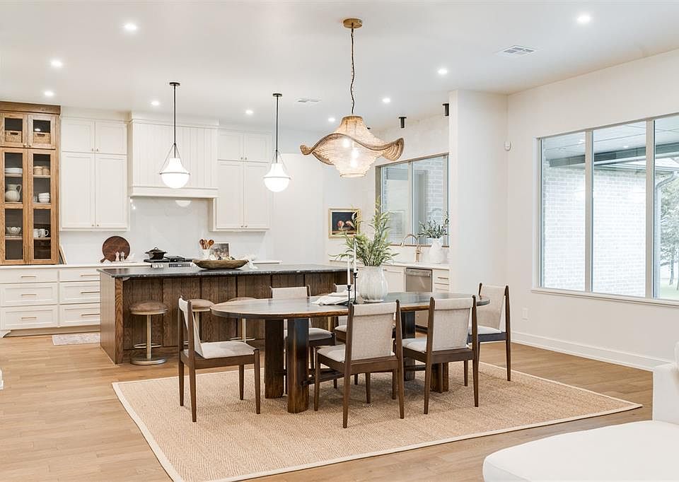 1st image of 7940 Stagecoach Cir