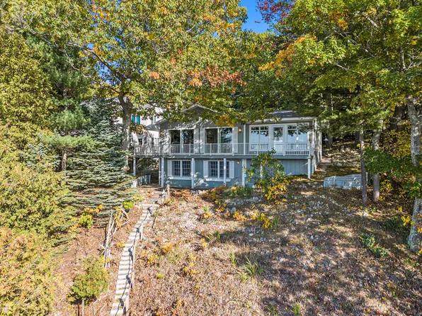 2331 S Apache Dr, Shelby, MI 49455