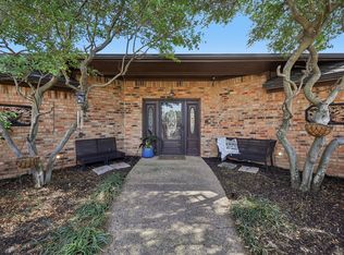 10202 Chisholm Trl, Dallas, TX 75243