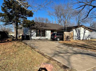 5506 SW 19th St, Topeka, KS 66604