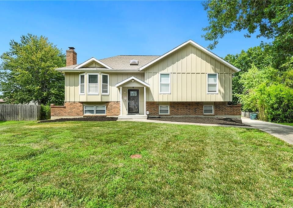 1st image of 1732 SE Silkwood Ct