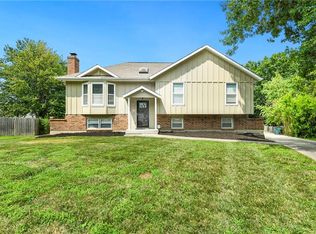 1732 SE Silkwood Ct, Lees Summit, MO 64063