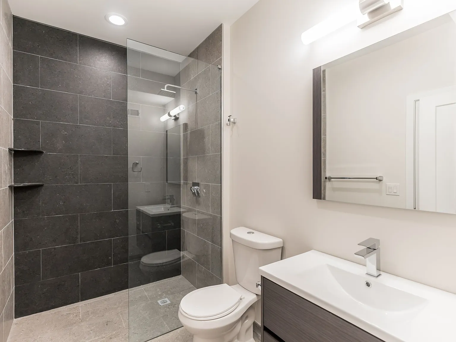 1626 Poplar St Unit 3 — Photo 2
