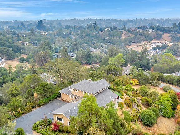 3rd image of 18444 Hillview Dr