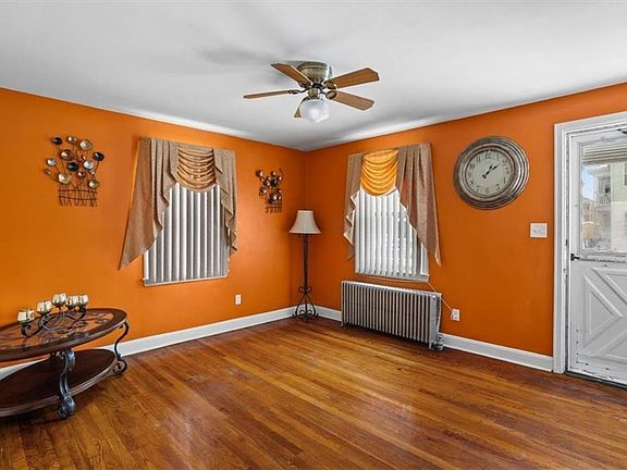 2nd image of 39 Clinton St