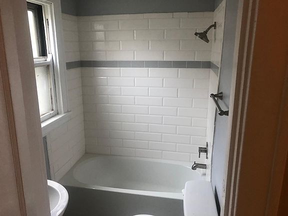 3rd image of 5423 Stewart Ave