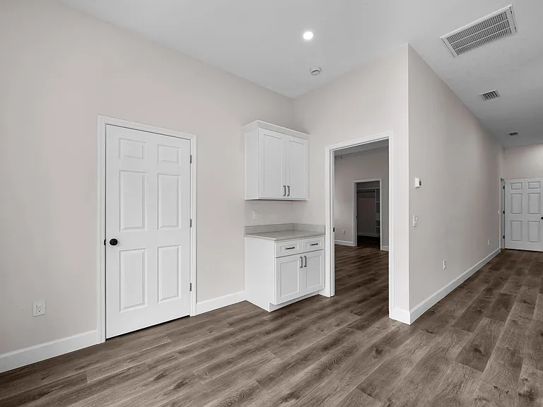 13-web-or-mls-Dining Room 1_07042026
