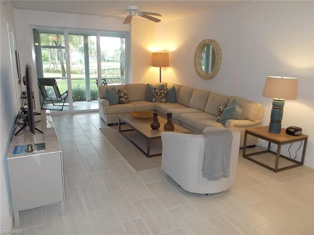 3 bed, 2.0 bath, 1340 sqft, $9,500 — Photo 2