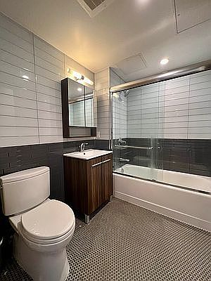 5th image of 843-847 Lexington Ave #4A
