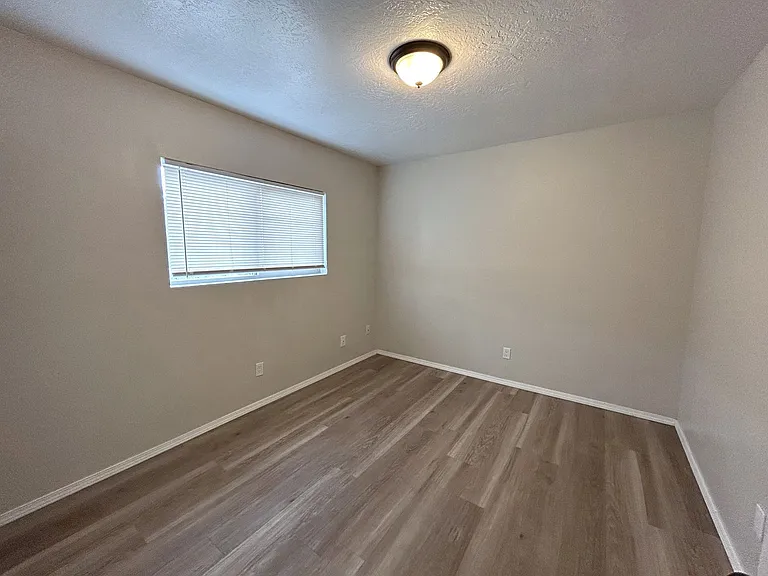940 Chelwood Park Blvd NE — Photo 11