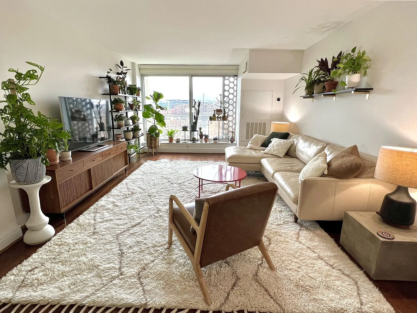 Southwest Waterfront Condo | 1 Bed | 1 Bath | 950 Sf | Private Balcony | 1 Parking Space — Photo 1