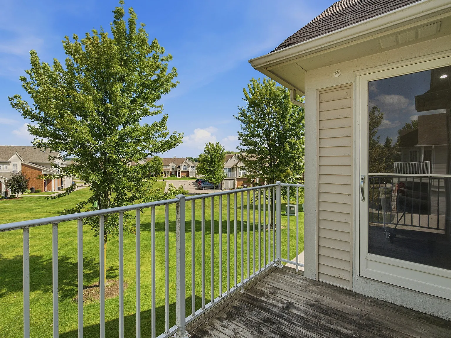 2 bed, 1118 sqft, $1,850 — Photo 3